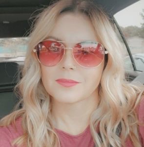 Meet your Posher, Tracey